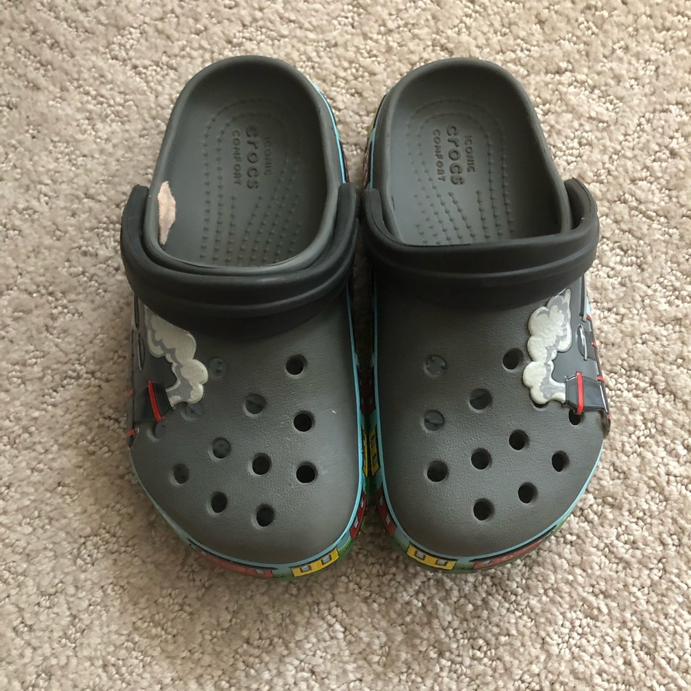 Kids train crocs